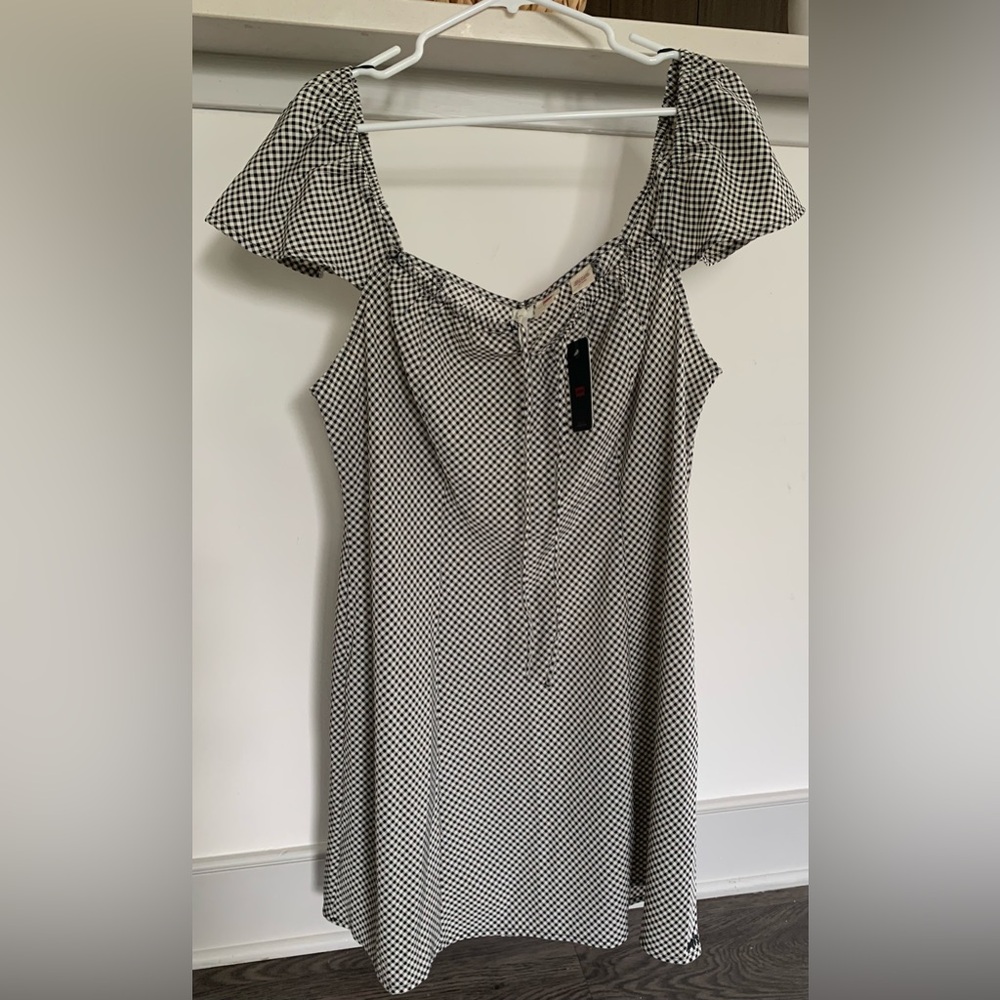Levi’s Checkered Flutter-Sleeve Dress. Size XL.